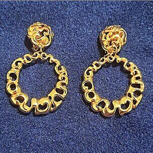 Vtg Polished Gold Tone Squiggle S Dangle Hoop Clip On Earrings High End 1980s